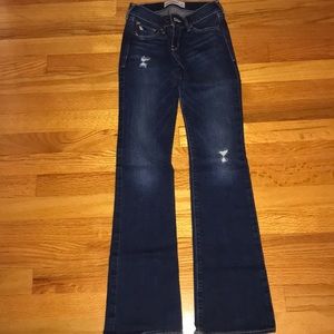 ✨Like NEW must have Abercrombie rip flare 10!✨